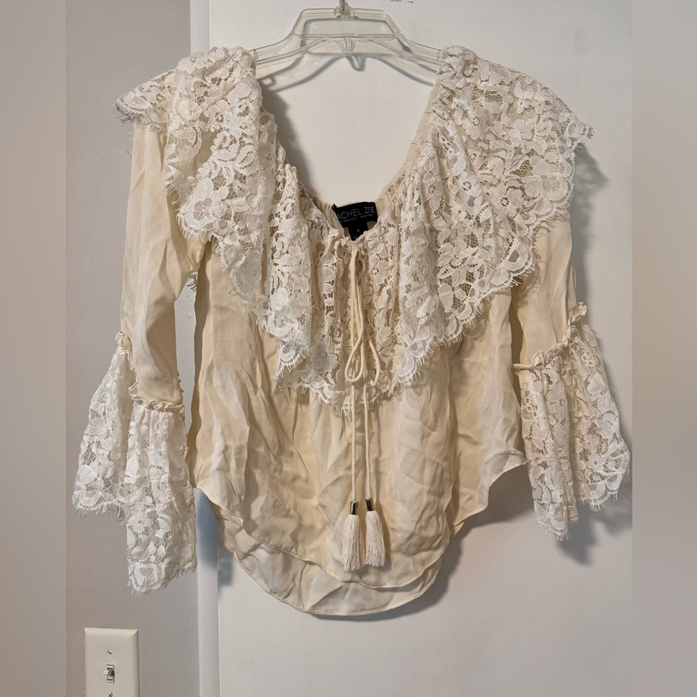 Size 6 Rachel Zoe off shoulder cropped top